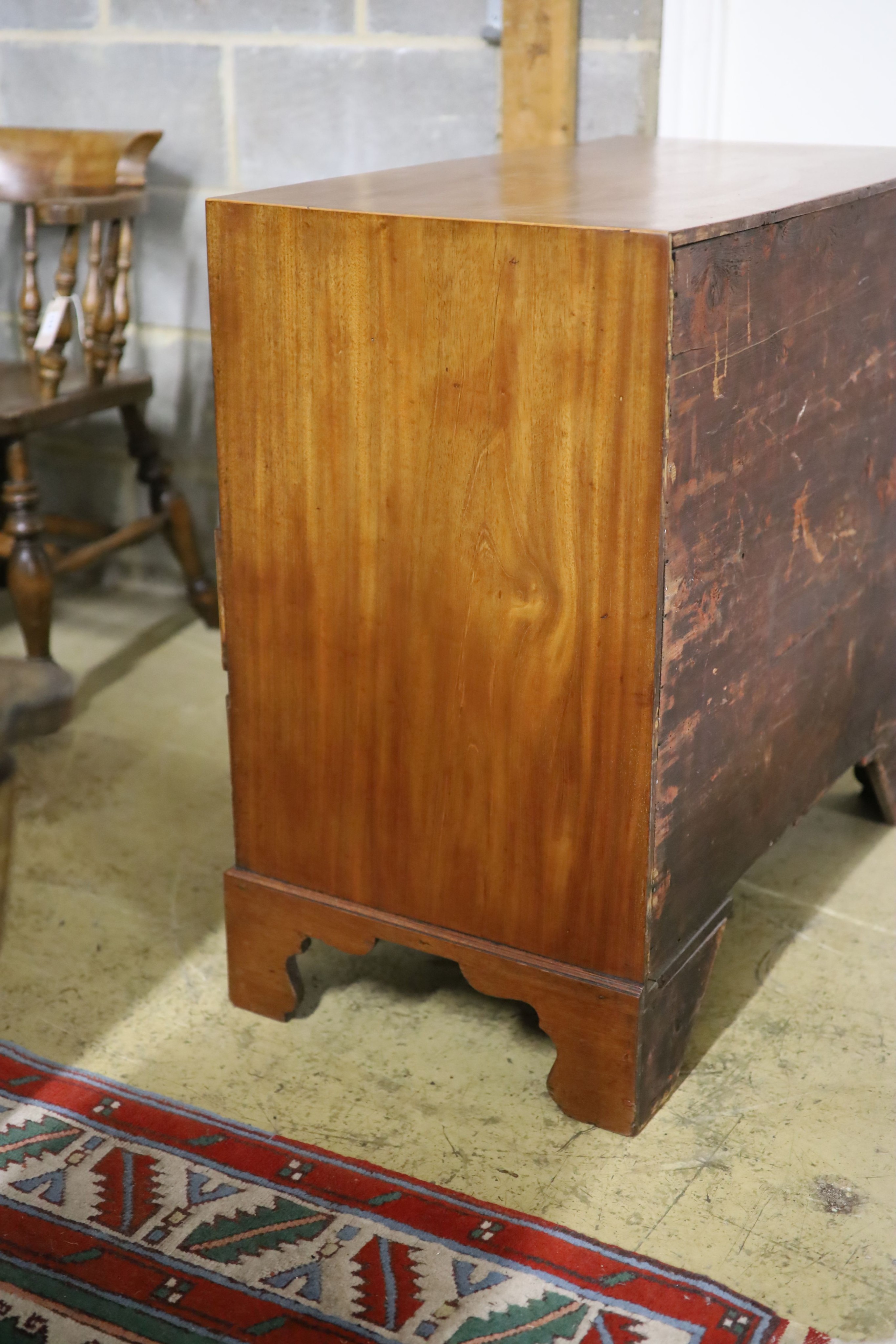 A small George IV mahogany four drawer chest, width 84cm, depth 45cm, height 82cm
